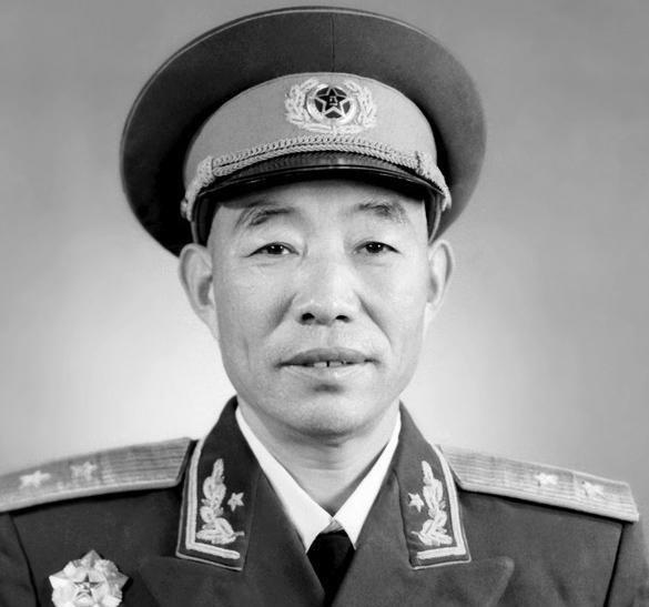 孔子后裔九死一生,55年授衔提意见:评我中将太高,大校