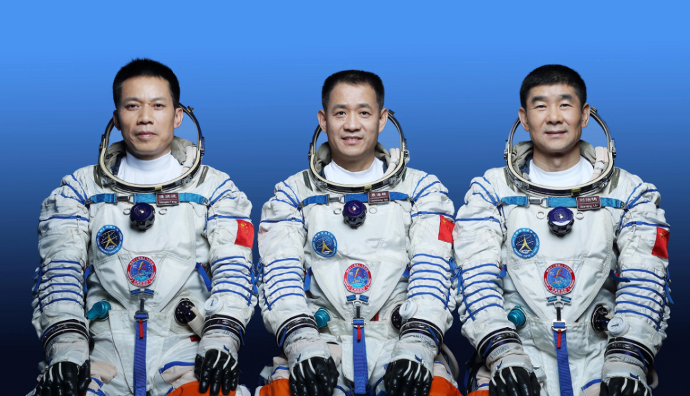 神舟12号升空宇航员们在太空怎样生活