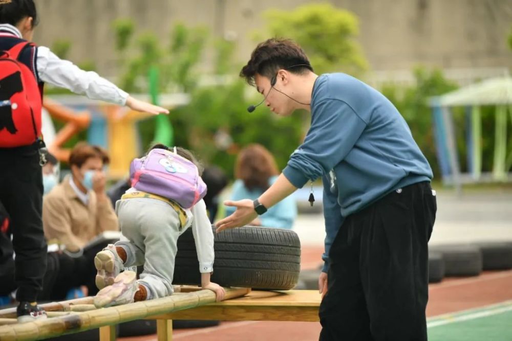 幼儿园男教师职业发展观察(中)