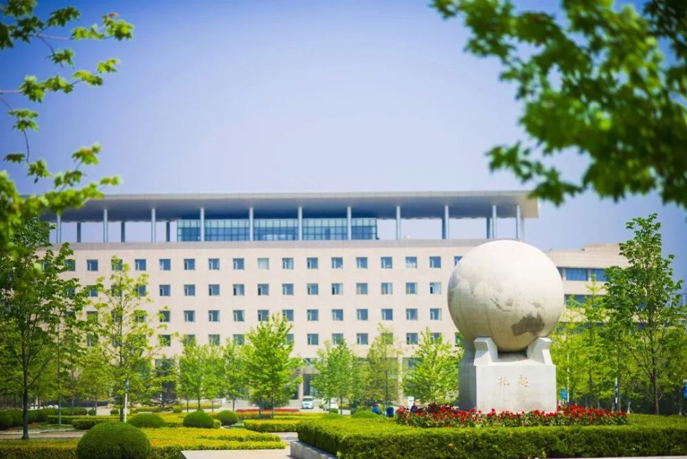 大连外国语大学欢迎你!
