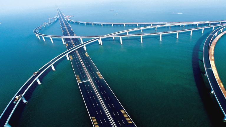 青岛海湾大桥耗资近百亿美国福布斯评之为全球最棒的桥梁
