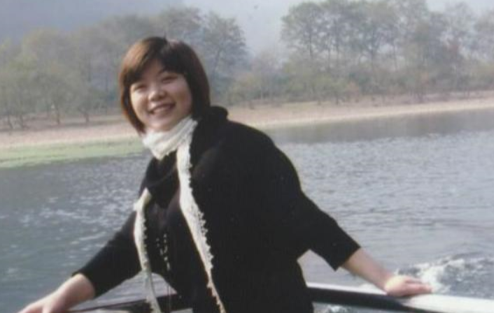 海底捞第一个女服务员:初中辍学,17岁进海底捞,40岁身价超30亿
