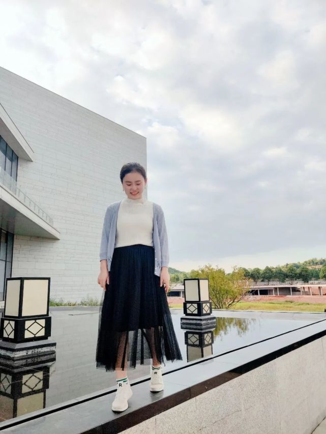 【金华相亲】91年事业编美女,阳光爽朗,愿我们像璀璨星河,照耀彼此!