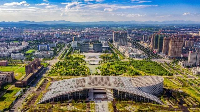 广德市地处安徽省东南部,苏浙皖三省八县(市)交界处,享有"三省通衢"之