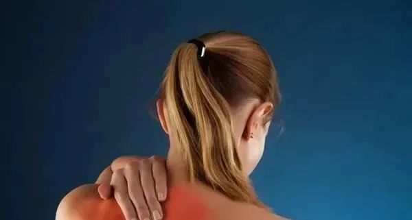 如何有效缓解肩颈疼痛试试这4招