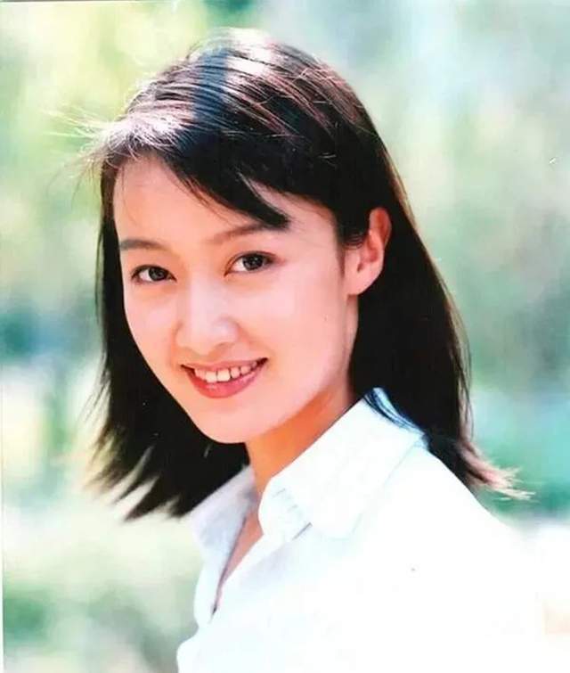 19年前,那个从央视辞职的美女主持人,如今过得怎么样