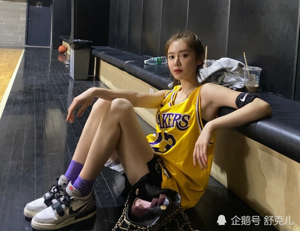 实话实说,如何看待像美娜和佳依这样的nba女主播,有必要么?