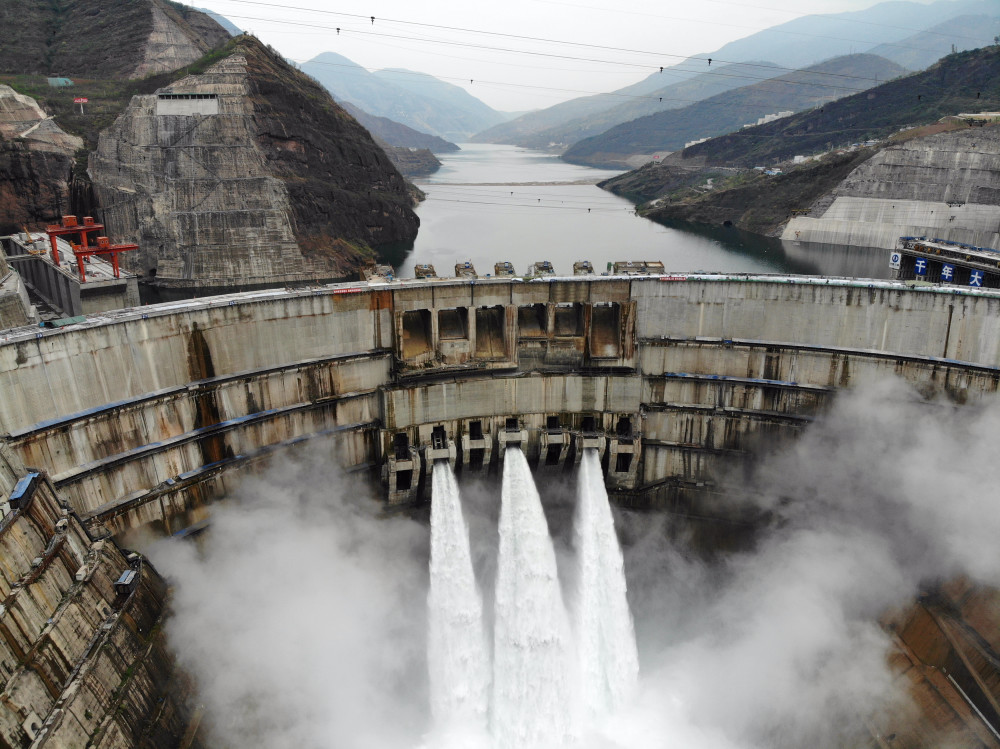 世界在建最大水电站白鹤滩水电站大坝全线封顶,投产发电进入倒计时