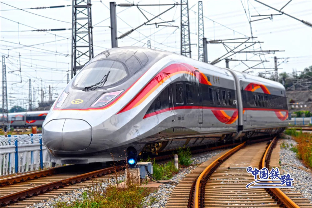 复兴号智能动车组今天亮相京沪高铁,这些车次可体验