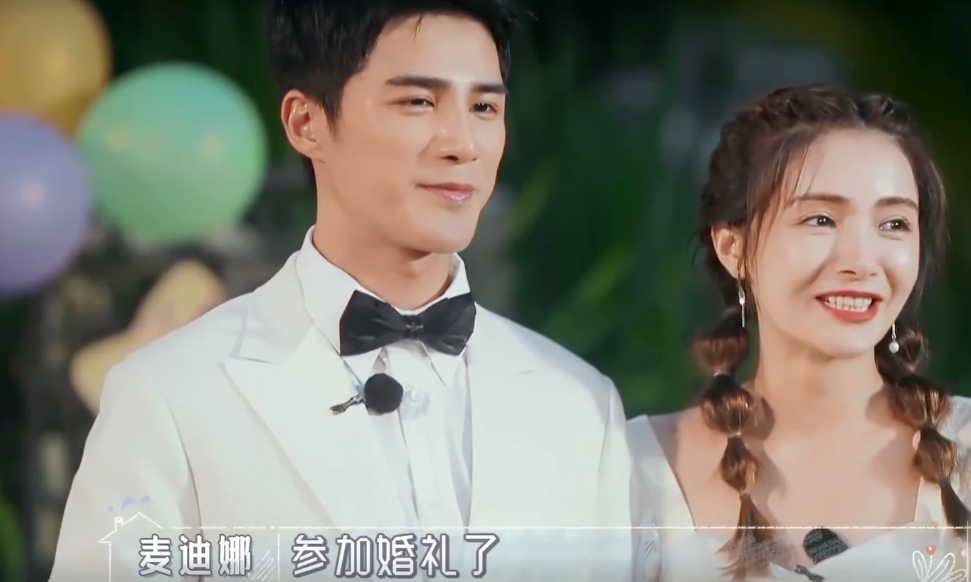 姜潮在家陪儿子午休,因为家里的原因姜潮曾调整休息一年左右,加上结婚