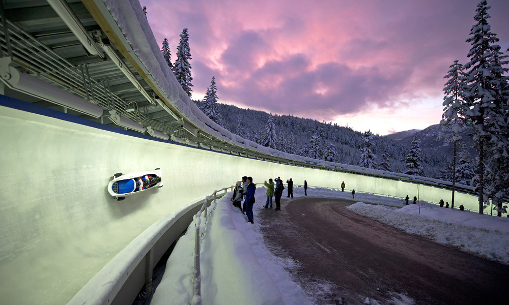 冬奥会而建,赛道全长1700米,落差达148米,是世界上速度最快的雪车
