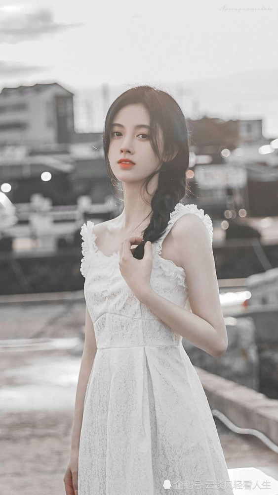 鞠婧祎芙蓉如面美丽娇艳