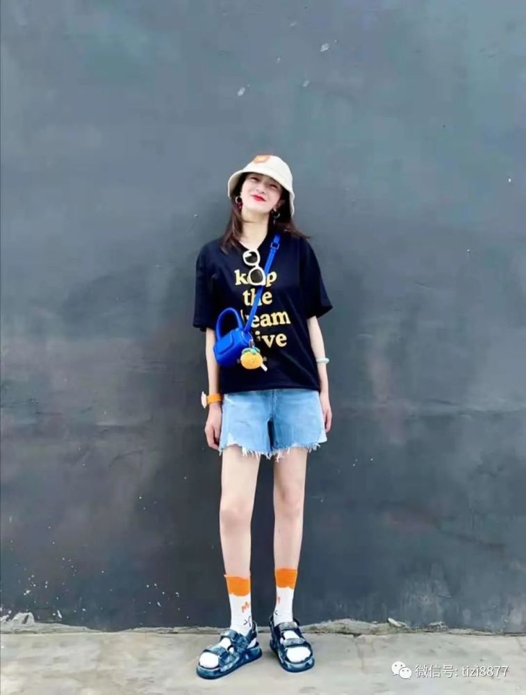 夏天短裤怎么搭配衣服好看