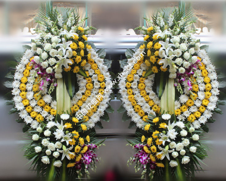 2,殡葬花圈 按照材料来分类,花圈包括纸花圈,绢花圈和鲜花花圈三种