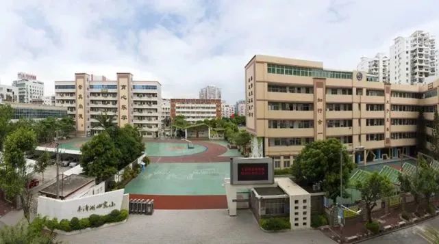 据了解,湖心街划片丰泽区湖心实验小学,泉州师范学院附属中学.