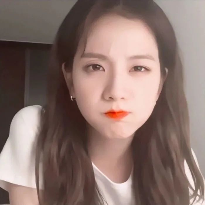 jisoo 自拍