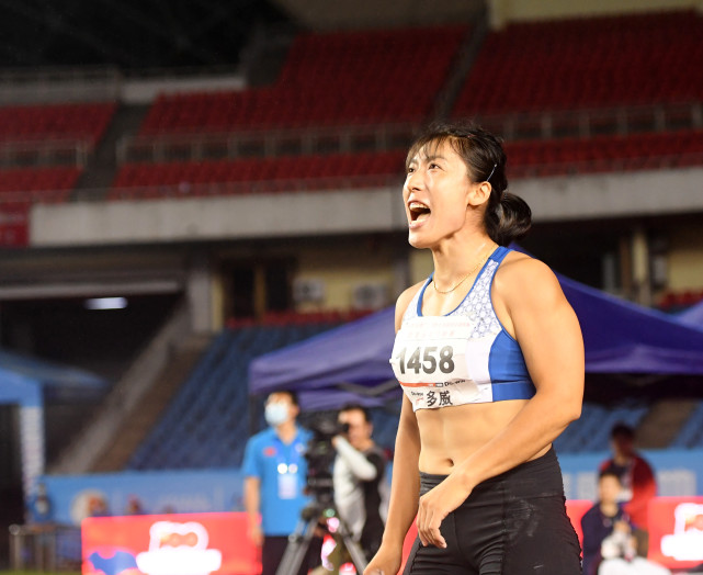 全国田径锦标赛吕会会夺女子标枪冠军