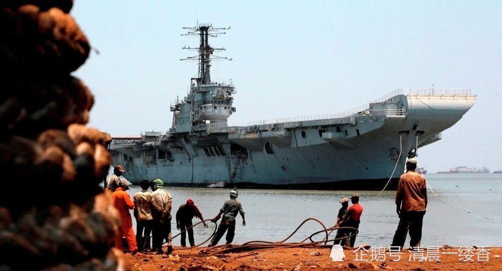 印度首艘航母"维克兰特"号预计明年服役