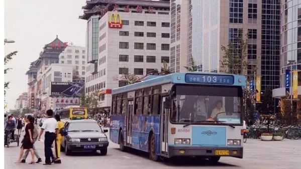 光影交通北京电车从公交主力到城市符号