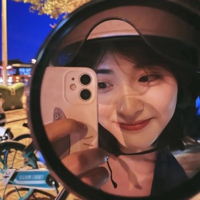 "带自己姓氏的可爱押韵短句"