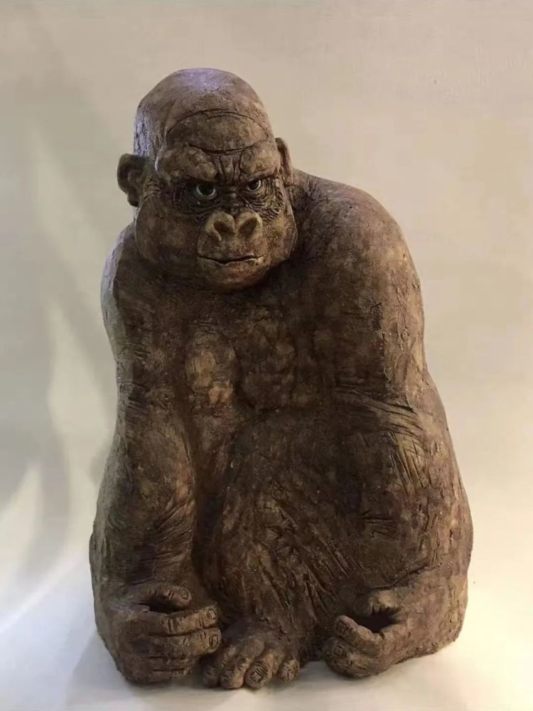 梅晓山和她的石湾雕塑