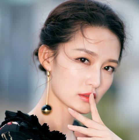 女明星的片酬有多高,热巴比杨紫还高,李沁和毛晓彤同咖位