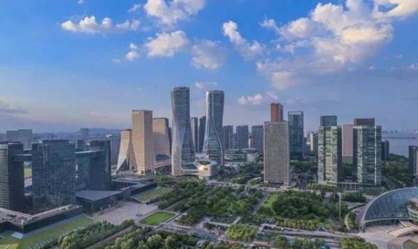 国内大城市人均gdp_国内大城市标志性建筑