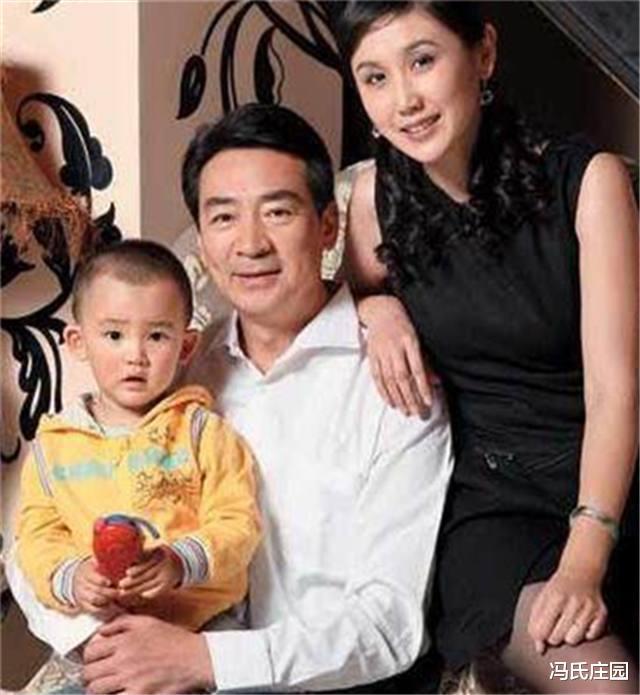 2003年,28岁的女演员李婷,领着49岁的寇振海去见父母