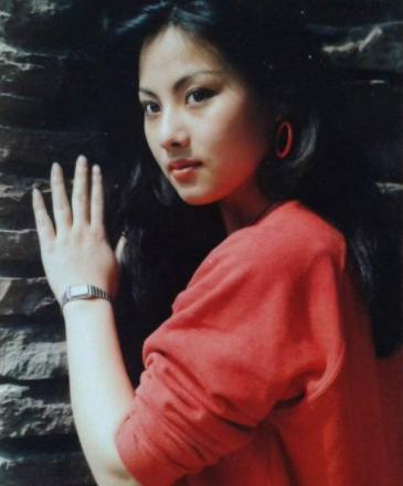 1995年,女星从13楼一跃而下,母亲转身就走拒绝为她收尸