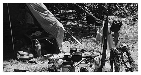 1958年,北海道一猎户在山洞发现野人,警察抓到后惊呼