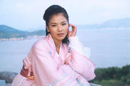 老剧出美人刘亦菲蒋欣胡军版天龙八部谁更美