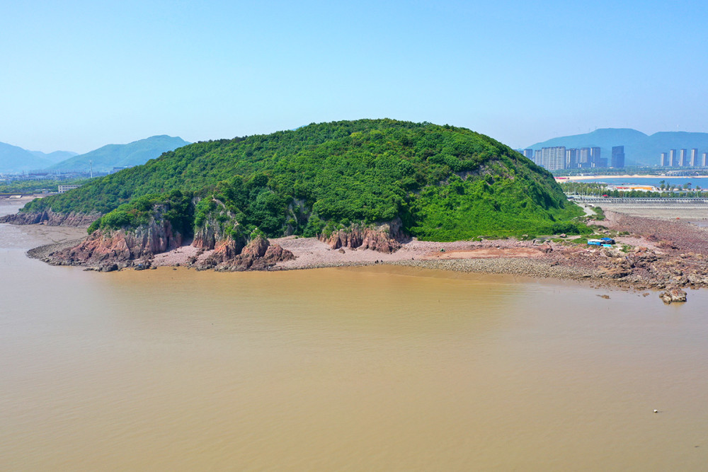 免费的洋沙山景区长期关闭,隔壁的梅山湾沙滩公园,收费开放