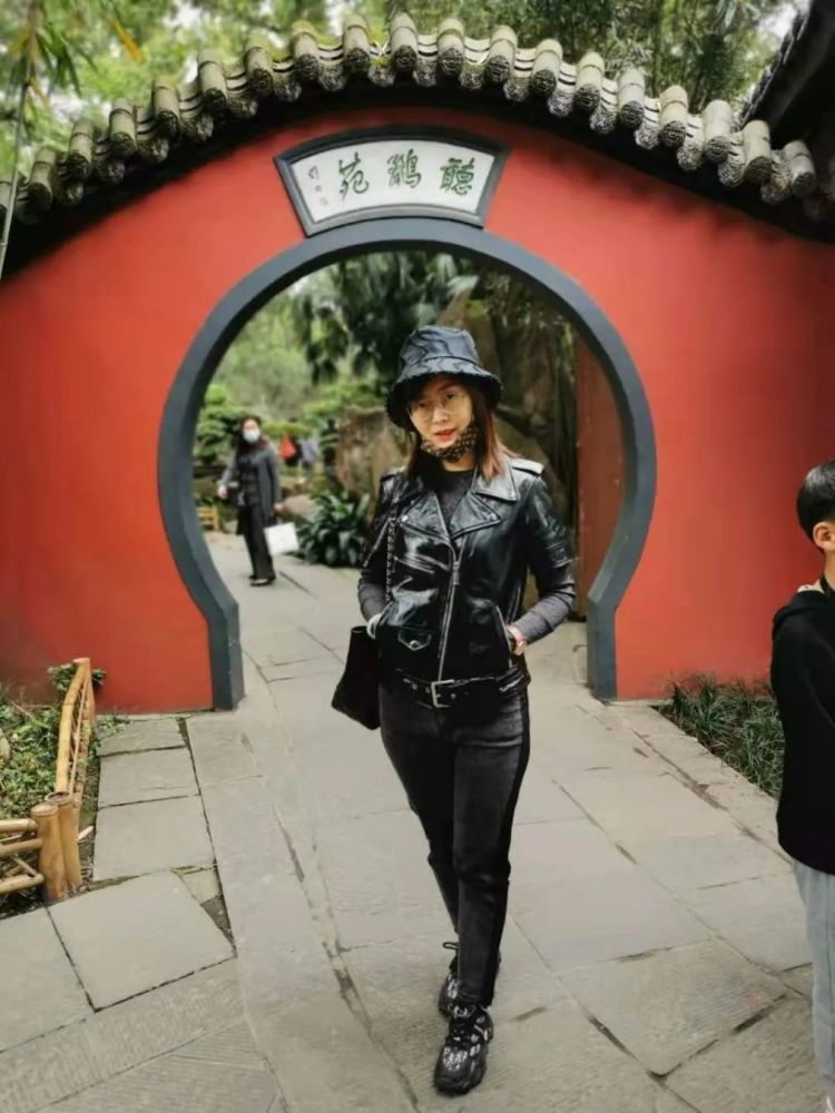 吉林省乐树品牌文化传播有限公司:王馨梓吉林省宇泰金银珠宝有限公