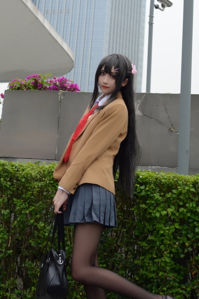 樱岛麻衣cos:学姐真是太可了