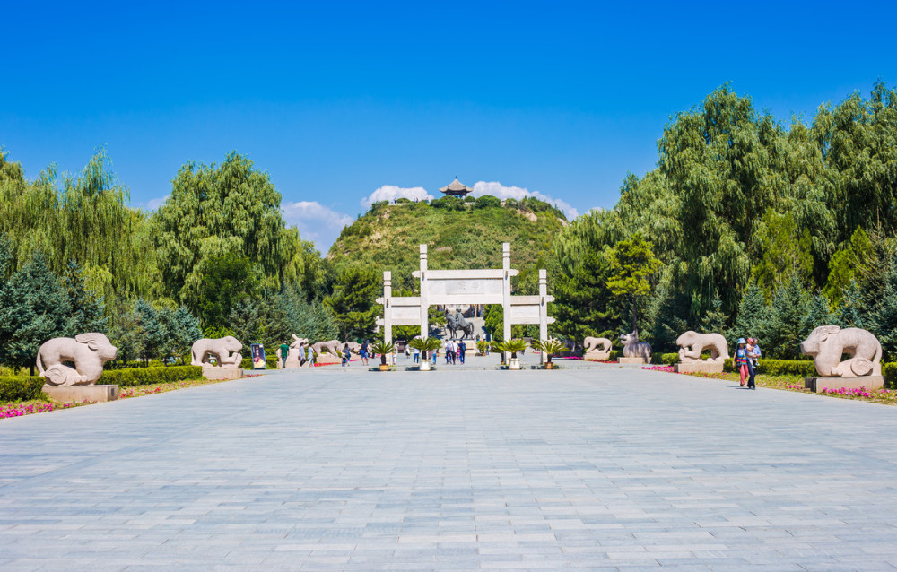 内蒙古热门旅游景点 昭君墓旅游攻略 低音号免费语音导游_腾讯新闻