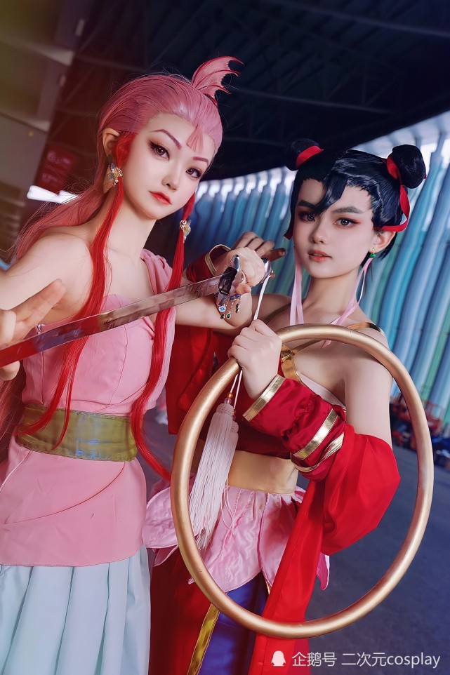 coser@荀笙不是苟生@凉凉带来了《哪吒传奇》中的哪吒与小龙女cosplay