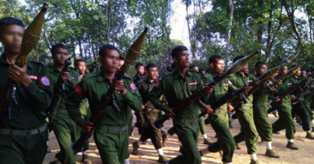 缅甸若开军突击军方一个驻扎地,拿走部分武器