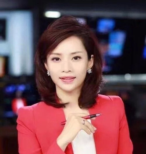东方台5位主持人疑遭无限期封杀,陈蓉职务被撤,还不忘