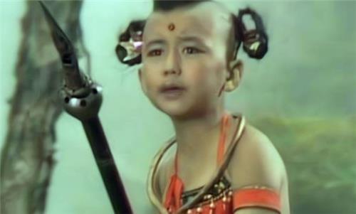 1986年,那个西游记里的"红孩儿"不再演戏,考入北大,近况让人欣慰