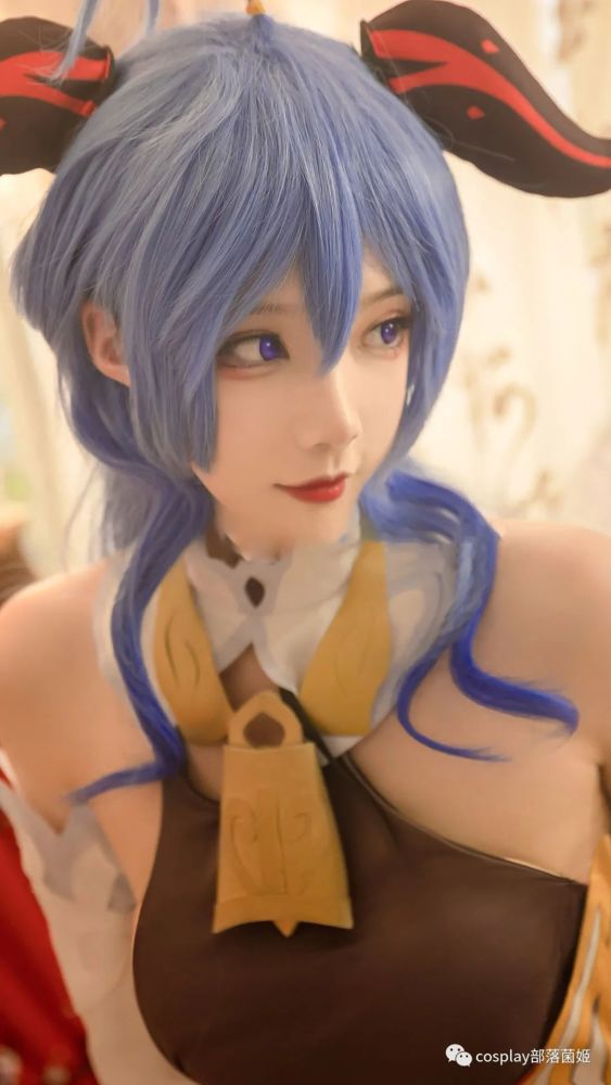 cos:二次元cos大赏原神甘雨@鬼狮