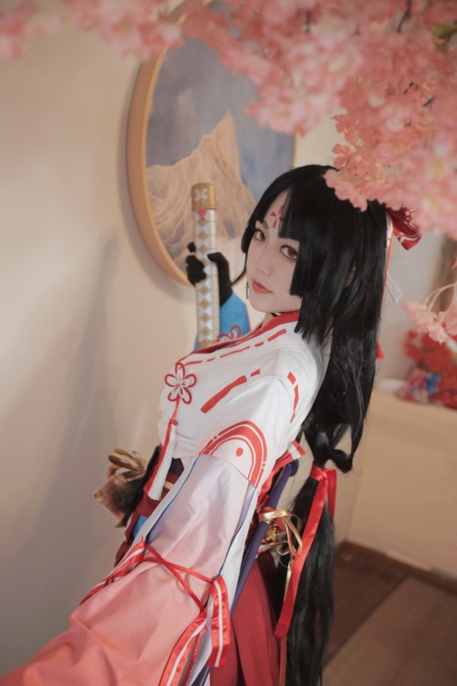 妖刀姬cos:40米大刀,跑不掉了