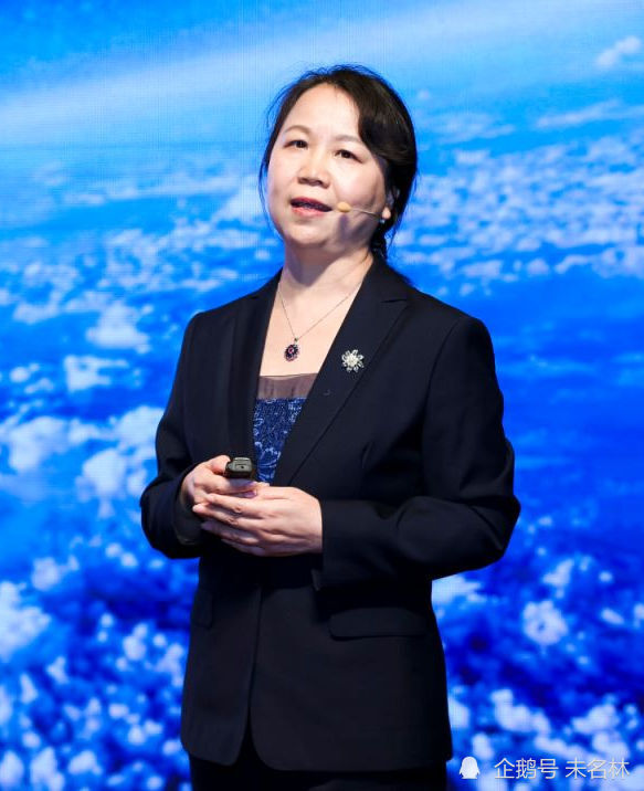 托起中国航天员的女人黄伟芬:心向星辰大海,却甘愿站在光环背后