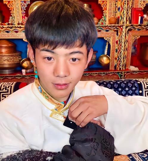 中餐厅5 刚开录,丁真又传好消息,出专辑10首歌只要18元