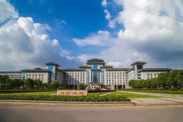 江苏省扬州市广陵区大学南路88号扬州大学兽医学院具有悠久的办学历史