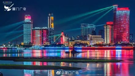 厦门灯光秀闪耀全城,持续至7月5日,地点在
