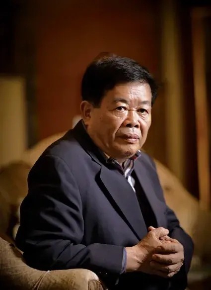 玻璃大王曹德旺,身价百亿要娶红颜知己,发妻:我只要孩子和房子