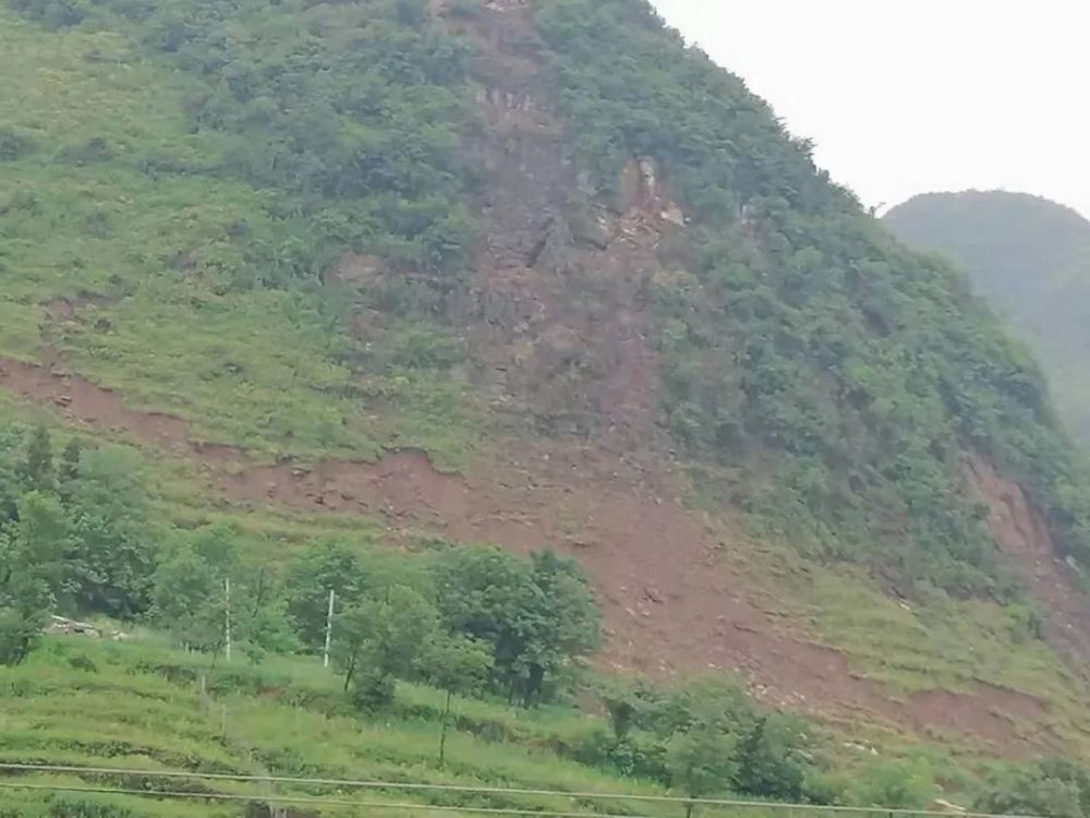 镇雄多地突下大暴雨,部分地区已出现山洪(附最新路况)