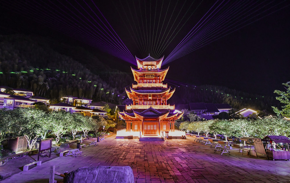 夜往葛仙村,瞧一瞧仙人的夜生活;晨登葛仙山,上一柱平安祝福香