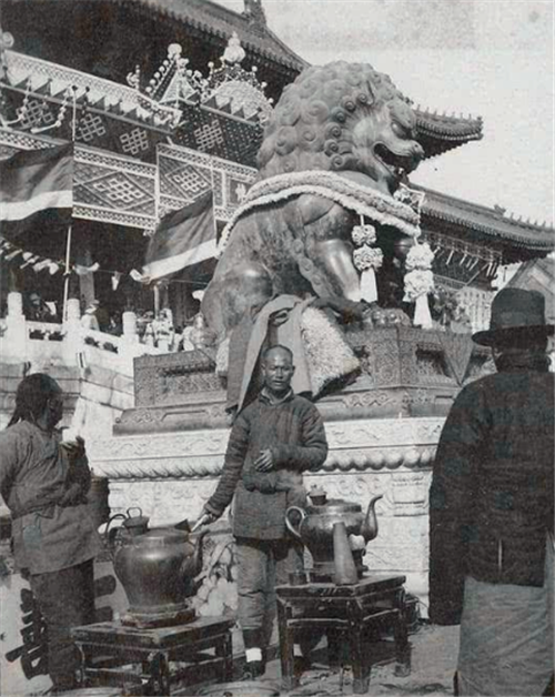 1992年,故宫墙上出现清朝宫女,5秒后便消失,引发专家