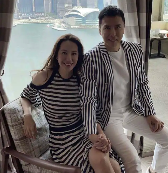 30岁闪婚闪离,当众下跪求爱万绮雯,40岁再婚的甄子丹是好男人吗